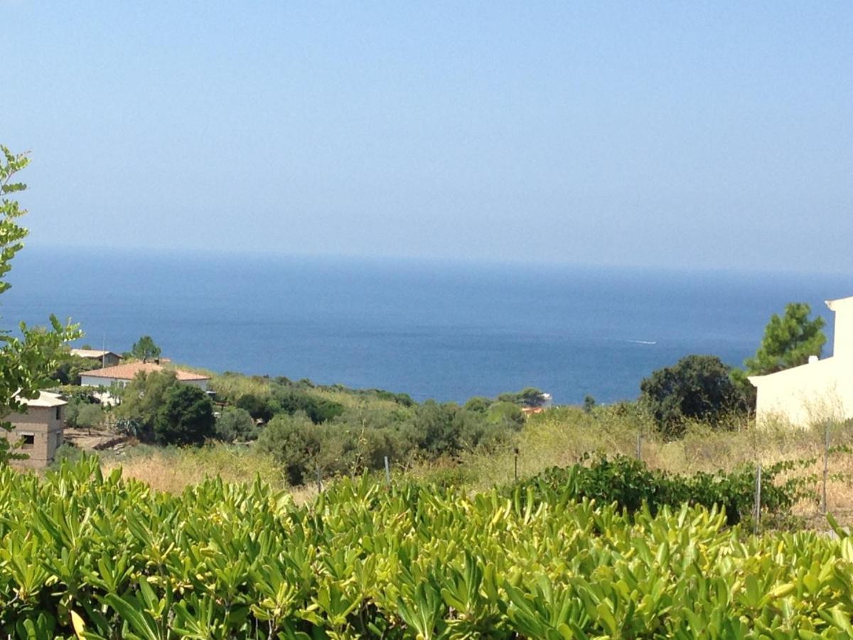 Casa Nel Vigneto Con Vista Mare Apartamento Magomadas Exterior foto